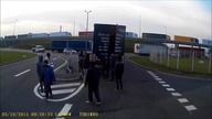 Sytuacja w Calais po zamknięciu Eurotunelu - 3. 10. 2015