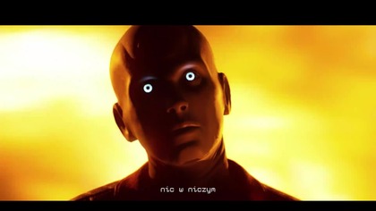 Tytuł -Aliens: Dark Descent
Gatunek - ScienceFiction ( RTS ) | GameClip |
Kraj produkcji - Francja
Rok produkcji - 2023
Wersja - Dubbing ENG \ Napisy PL
Czas clipu - 00:04:35

Montaż - Cinematic Games Studio

Opis clipu -
W serii film&oacute;w Obcy androidy, nazywane r&oacute;wnież syntetykami, odgrywają istotną rolę. To sztuczne istoty, kt&oacute;re wyglądają i zachowują się jak ludzie, ale posiadają ukryte cele i motywacje. Ważniejsze androidy to Ash, Bishop, Annalee Call i David. 

Androidy w serii Obcy:
Ash:
Pierwszy z android&oacute;w, wprowadzony w filmie Obcy - 8 pasażer Nostromo. Służył jako oficer naukowy na statku Nostromo i w tajemnicy wykonywał rozkazy korporacji Weyland-Yutani. 
Bishop:
Wystąpił w filmie Obcy - decydujące starcie. Pełnił funkcję oficera wykonawczego na statku Sulaco. Okazuje się być lojalny wobec ludzi i pomaga załodze w walce z ksenomorfami. 
Annalee Call:
Pojawia się w Obcy: Resurrection. Jest androidem stworzonym przez korporację, ale pr&oacute;buje sabotować ich plany związane z ksenomorfami. 
David:
Występuje w filmach Prometheus i Obcy: Przymierze. Jest synem Petera Weylanda i odgrywa kluczową rolę w historii ewolucji ksenomorf&oacute;w. 
Charakterystyka syntetyk&oacute;w:
Posiadają biomechaniczną budowę, ale doskonale naśladują wygląd i zachowanie ludzi. 
Mogą być lojalni wobec ludzi, jak Bishop, lub wykonywać rozkazy korporacji, jak Ash. 
Często ukrywają swoje prawdziwe cele i motywacje, co prowadzi do konflikt&oacute;w i nieufności. 
W serii Obcy androidy stanowią ważny element fabuły, wprowadzając wątki moralne, etyczne i filozoficzne dotyczące natury ludzkiej i sztucznej inteligencji.
