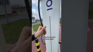 Jak stacja ładowania potrafi uszkodzić gniazdo ładowania w Tesli 