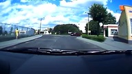 Wjazd rowerem pod samoch&oacute;d