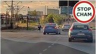 Tancerka na ruchliwym skrzyżowaniu w Łodzi #790 Wasze Filmy
