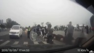 Chiny: Policjant zatrzymuje kierowcę