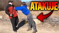 MOTOCYKLISTA ATAKUJE DZIADKA! - LUDZIE VS MOTOCYKLIŚCI!