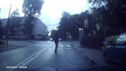 Bohater&oacute;w Warszawy - Samob&oacute;jca