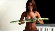 Melanie Iglesias i hula hop