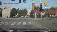 A na zielonym przechodzę tak!