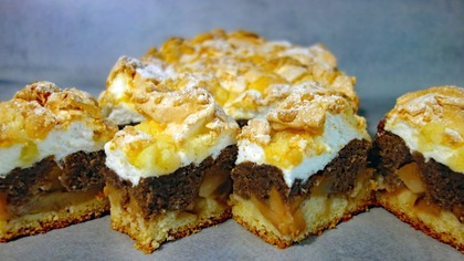 Szarlotka Pleśniak bez drogich składników.  To ciasto chrupie, pachnie i zawsze wychodzi!