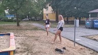 Akrobatkyka w piaskownicy