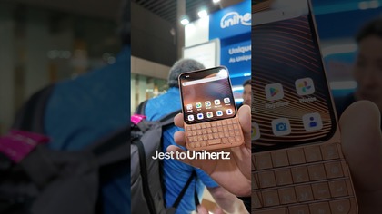 Smartfon z fizyczną klawiaturą jak BlackBerry 