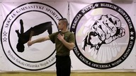 nunchaku freestyle #28 ósemka poprzeczna na zewnątrz (wąsko) ( /  / )