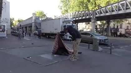 Ciemna strona Francji - niebezpieczne dzielnice Paryża ! mp4 686x432