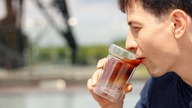 Kawa z Tonikiem. Espresso Tonic - przepis. Czajnikowy.pl