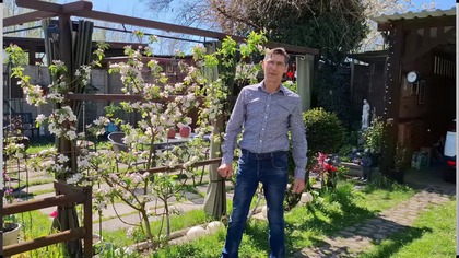 W Garden kuRaż * Świąteczny spacer * 20.  04.  2025