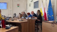 5 lat brak toalet na Cmentarzach a Radni z UKŁADU KO kryją Prezydenta Łużniaka (720p 60fps AV1-48kbit AAC-polski)