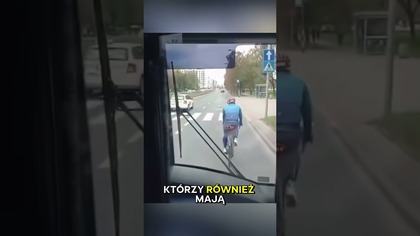 Zemsta czy przypadek? Autobus kontra rowerzysta  #polskiedrogi #shorts