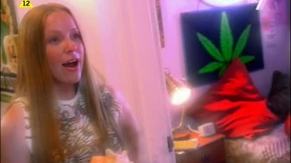 Sześć stóp pod ziemią - 04x01 - Umieszczony w miejscu