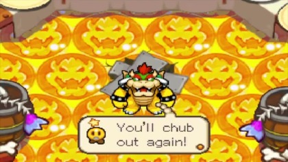 W grze na platformę Nintendo DS dowiadujemy się od braci Mario, że ich odwieczny rywal Bowser po zjedzeniu magicznych grzyb&oacute;w zaczyna wysysać przedmioty i rosnąć. Pomagamy im przywr&oacute;cić ich wrogowi właściwy rozmiar.
