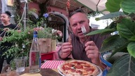 Jak jeść pizzę / Oddaszfartucha