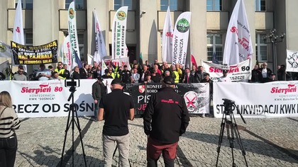 Protest w obronie górnictwa 5 października przed Ministerstwem Energii w Katowicach (720p 30fps AV1-48kbit AAC)
