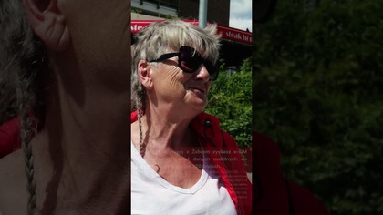  Nie trzeba mieć milionów, żeby świetnie wypocząć! Polacy dzielą się swoimi sprawdzonymi trikami na tanie wakacje.
SUBSKRYBUJ KANAŁ: https://www.youtube.com/channel/UCgPtAPMjueWjDUG25imAt_A?sub_confirmation1
 Wspieraj niezależne dziennikarstwo i pomóż nam się rozwijać:
 https://patronite.pl/Goniec
 https://www.youtube.com/channel/UCgPtAPMjueWjDUG25imAt_A/join
 Goniec -  to kanał informacyjno-publicystyczny. U nas zobaczysz: newsy, wywiady, sondy uliczne oraz bezkompromisowe reportaże - Tak mieszka Zbigniew Ziobro wyświetlono 800 tys., a materiał Iwona Wieczorek - ujawniamy całą prawdę ponad milion razy! To właśnie nasza redakcja ujawniła afery Dagmary Kaźmierskiej, Megakota czy Krzysztofa Rutkowskiego. 
 Na kanale Gońca obejrzysz takie programy jak Układ zamknięty Radka Grucy i Wojtka Mulika, czy Goniec Kryminalny Janusza Schwertnera.
 Wydarzenia, polityka, gospodarka, Sejm, newsy, debaty, konferencje, relacje na żywo, unikatowe shorts w tych tematach czujemy się najlepiej! 
 Wywiady z najbardziej znanymi postaciami polskiej sceny politycznej. Od Platformy Obywatelskiej, Lewicy, PiS, po Konfederację. Na naszej antenie regularnie goszczą tacy politycy jak Adam Bodnar, Radosław Sikorski, Krzysztof Kwiatkowski, Antoni Macierewicz, Krzysztof Bosak czy gen. Leon Komornicki.
 Zaobserwuj nasze profile:
 https://www.linkedin.com/showcase/goniec-pl/
 https://www.facebook.com/goniecpl
 https://www.instagram.com/goniec.pl/
 https://www.tiktok.com/@goniec.pl
 https://goniec.pl/

#sondauliczna #polska #wakacje
