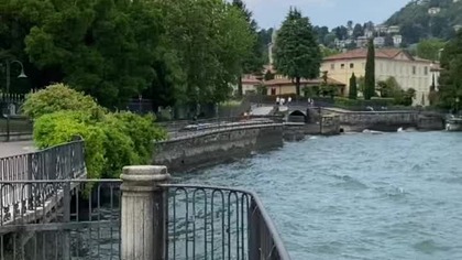 Słyszymy się później.  Za to przesyłamy gorące pozdrowienia z Como #como #italy #lagodicomo #dc #fyp