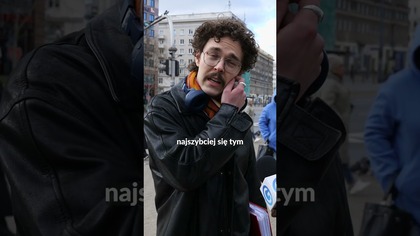  Młody mężczyzna wypowiedział się wprost: jego zdaniem Polska powinna przyjmować migrantów, bo  jak mówi  Polacy nie chcą mieć dzieci
SUBSKRYBUJ KANAŁ: https://www.youtube.com/channel/UCgPtAPMjueWjDUG25imAt_A?sub_confirmation1
 Wspieraj niezależne dziennikarstwo i pomóż nam się rozwijać:
 https://patronite.pl/Goniec
 https://www.youtube.com/channel/UCgPtAPMjueWjDUG25imAt_A/join
 Goniec -  to kanał informacyjno-publicystyczny. U nas zobaczysz: newsy, wywiady, sondy uliczne oraz bezkompromisowe reportaże - Tak mieszka Zbigniew Ziobro wyświetlono 800 tys., a materiał Iwona Wieczorek - ujawniamy całą prawdę ponad milion razy! To właśnie nasza redakcja ujawniła afery Dagmary Kaźmierskiej, Megakota czy Krzysztofa Rutkowskiego. 
 Na kanale Gońca obejrzysz takie programy jak Układ zamknięty Radka Grucy i Wojtka Mulika, czy Goniec Kryminalny Janusza Schwertnera.
 Wydarzenia, polityka, gospodarka, Sejm, newsy, debaty, konferencje, relacje na żywo, unikatowe shorts w tych tematach czujemy się najlepiej! 
 Wywiady z najbardziej znanymi postaciami polskiej sceny politycznej. Od Platformy Obywatelskiej, Lewicy, PiS, po Konfederację. Na naszej antenie regularnie goszczą tacy politycy jak Adam Bodnar, Radosław Sikorski, Krzysztof Kwiatkowski, Antoni Macierewicz, Krzysztof Bosak czy gen. Leon Komornicki.
 Zaobserwuj nasze profile:
 https://www.linkedin.com/showcase/goniec-pl/
 https://www.facebook.com/goniecpl
 https://www.instagram.com/goniec.pl/
 https://www.tiktok.com/@goniec.pl
 https://goniec.pl/

#sondauliczna #migranci #polska