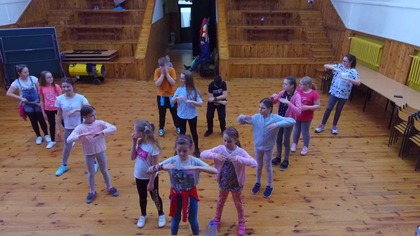 Zajęcia taneczne dla młodzieży odbywające się w czwartki w Domu Kultury w Markuszowie #4