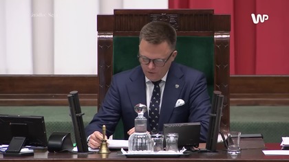 To będzie przestępstwo.  Gosek próbował wtargnąć na mównicę.  Hołownia; To jest fikcja