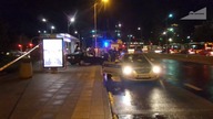 Porsche uderzyło w przystanek.  Kierowca pijany, dwie kobiety ranne