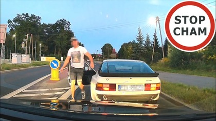 Ten kierowca białego auta to jakiś kosmos ...  #1984 Wasze Filmy