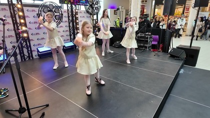 Taniec Noel wykonały dzieci ze Specjalnego Ośrodka Szkolno-Wychowawczego w Jaworznie na Finale WOŚP