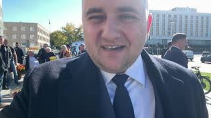 Barbarzyńcy złożyli hejterski wieniec pod pomnikiem śp.  prof.  prezydenta Lecha Kaczyńskiego.