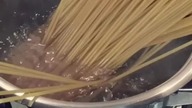  MAKARON SPAGHETTI Z JAJKIEM I BOCZKIEM #shorts #gotowanie #kuchnia