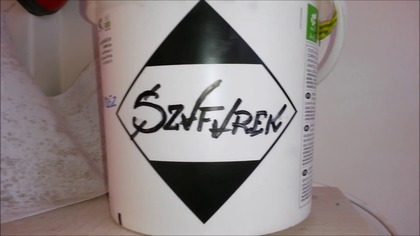 #Fuga ceramiczna #Limestone  na podłodze w kuchni. Duże płytki położone w karo - Szafarek