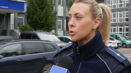 Udaremniona próba oszustwa w Jaworznie.  62-latka bliska utraty dużych pieniędzy