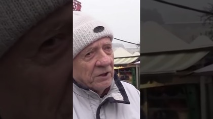 TEN STARSZY PAN WYWOŁA ŁZY U KAŻDEGO.  NIE DA SIĘ TEGO OBEJRZEĆ BEZ WZRUSZENIA