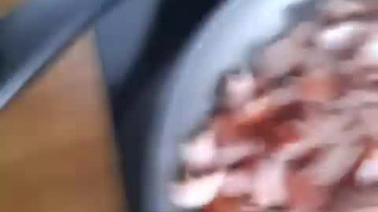 Na LIVE komórka wpada do leczo!