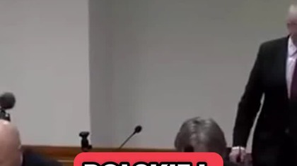 POLICJA SZARPIE BRAUNA PO WYRZUCENIU GO Z ROZPRAWY PRZEZ SĘDZIEGO