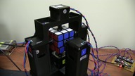 Robot układa kostę rubika w 1s