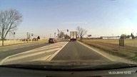 Wyprzedzanie z lewej strony przez 3 wysepki i przejscie dla pieszych