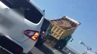 Kierowca ciężarówki sprytnie pozbywa się ogona