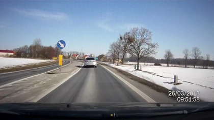 Gdzie się tak inspektor śpieszy z kobietą?