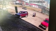 Bardzo nieuważny kierowca +18