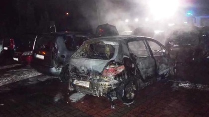 W Licheniu spłonęło siedem samochodów.  Należały do księży