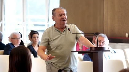 Krótka droga, wiele przeszkód.  Jaworznianin pokazuje, z czym mierzy się na wózku