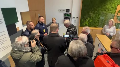 Spięcie Grzegorza Brauna i posłów Konfederacji z zarządem Lidla mp4 686x432