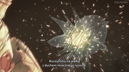 Budząc się w nieznanym miejscu, bez wspomnień ze swojego poprzedniego życia, Kelvin zrozumiał, że zostały one wymienione na potężne zdolności podczas jego niedawnej przemiany. Wkraczając w zupełnie nowy świat jako Przywoływacz - wraz ze swoją Towarzyszką, boginią, która go tutaj przyzwała - Kelvin rozpoczyna swoje nowe życie poszukiwacza przygód. Pokonując przeciwnika za przeciwnikiem, szybko zdaje sobie sprawę ze swojego uzależnienia od walki. Z kim przyjdzie mu się zmierzyć za chwilę, gdzie uda się następnie, napięcie wzrasta.
Śledź losy Kelvina i jego kompanów przemierzających świat, by zapisać się na kartach historii, w tej epickiej i porywającej przygodzie.