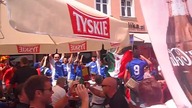 Hiszpańscy i włoscy kibice bawią się wspólnie na ulicach Gdańska