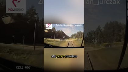 Dlaczego on tam wjechał?  #brawura #wypadek #pociag