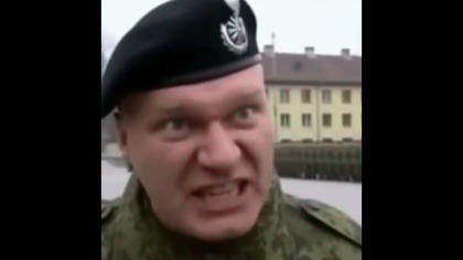KULA ODSTRZELIŁA MU UCHO! #dlaciebie #zabawne #polska #śmieszne #wiral #wojskopolskie #żołnierz